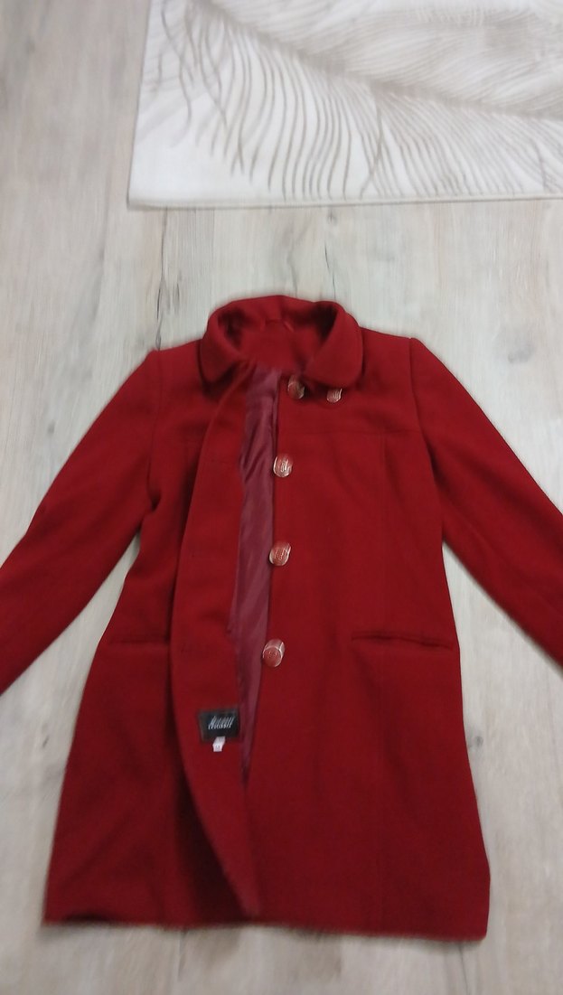 Düğmeli Kırmızı Kadın Kaban - Görsel 3