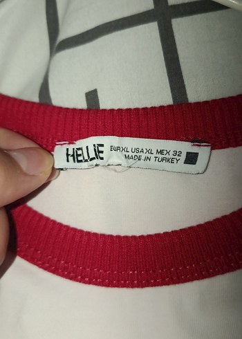 xl Beden Kırmızı Yaka Detaylı Beyaz Baskılı Bluz