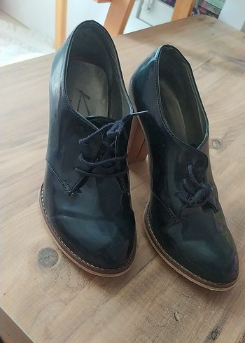 Siyah Vintage Kadın Topuklu Klasik Ayakkabı
