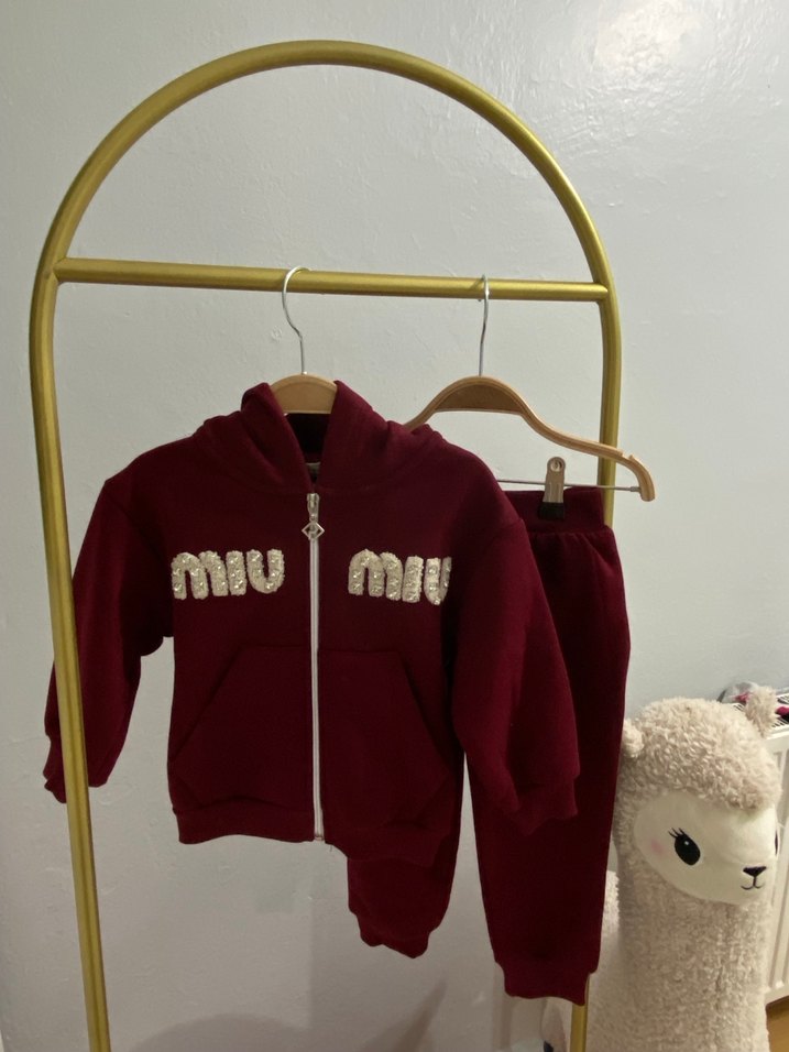 Bordo Nakışlı Kapüşonlu Kız Eşofman Takımı 2-5 yaş - Görsel 2