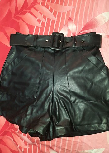 Kemerli Siyah Deri Mini Şort - Görsel 5