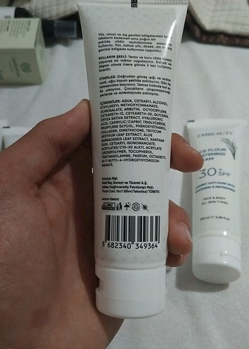 Embeauty Pirinç Unu Beyazlatıcı BB Krem SPF30 100ml - Görsel 2