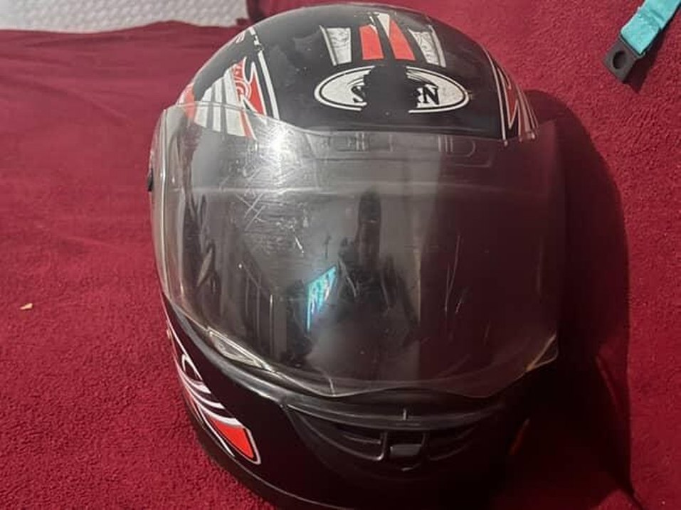 Diger Kırmızı ve beyaz Desenli Motosiklet Kaskı 2 adet fiyatı - Görsel 2