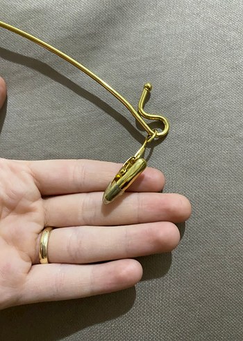 Parlak Altın Renkli Metal Askı - Görsel 3