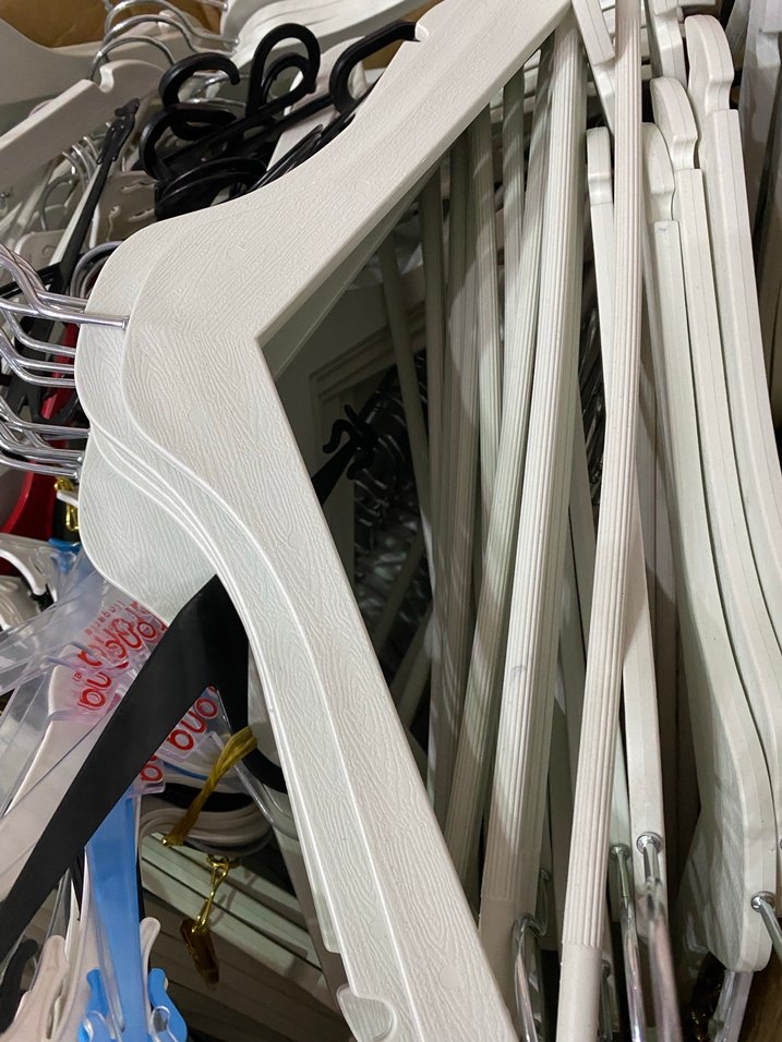 Beyaz ve Gri Askı - Görsel 3