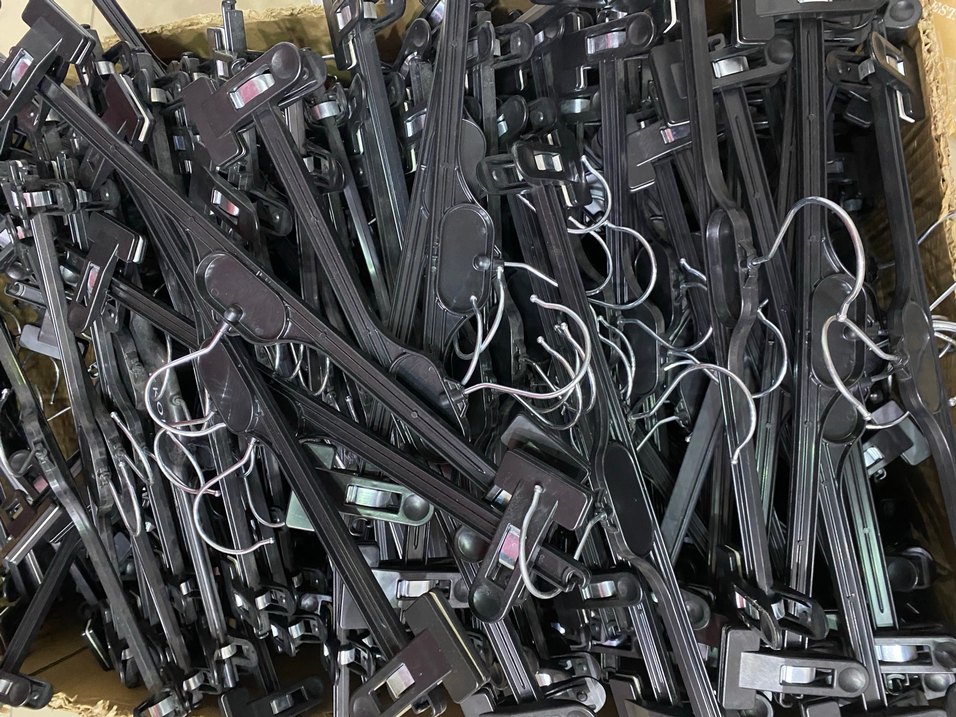 Beyaz ve Gri Askı - Görsel 5