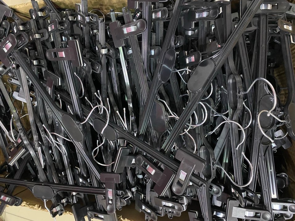 Beyaz ve Gri Askı - Görsel 4