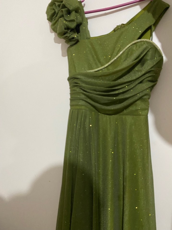 Parlak Yeşil Drapeli Uzun Abiye Elbise - Görsel 4