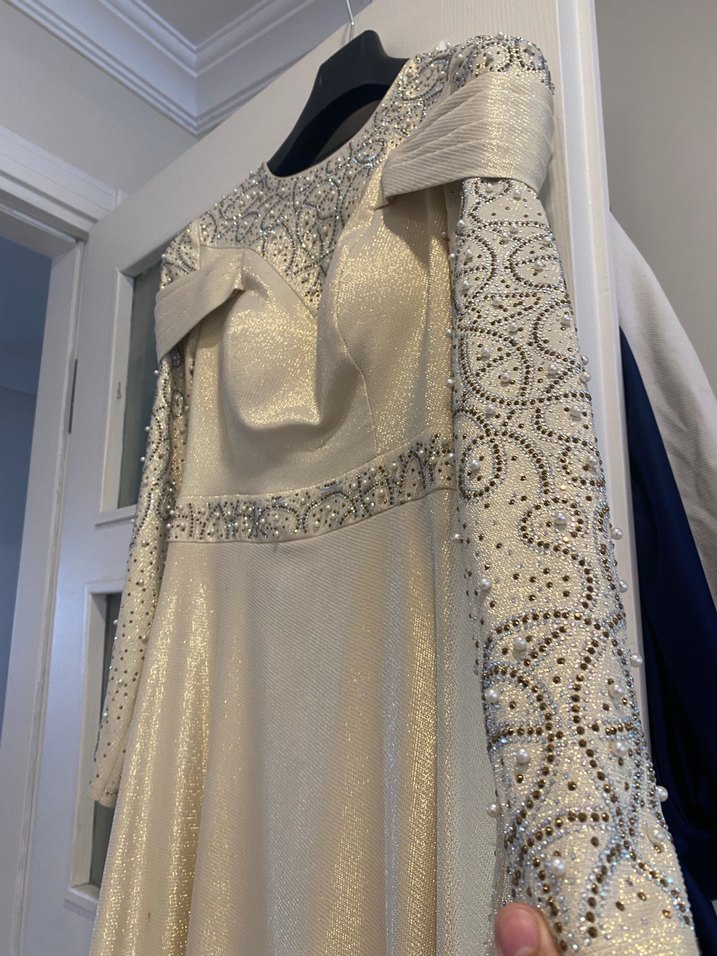 Uzun Kollu Beyaz Drapeli Nişan Elbisesi - Görsel 5