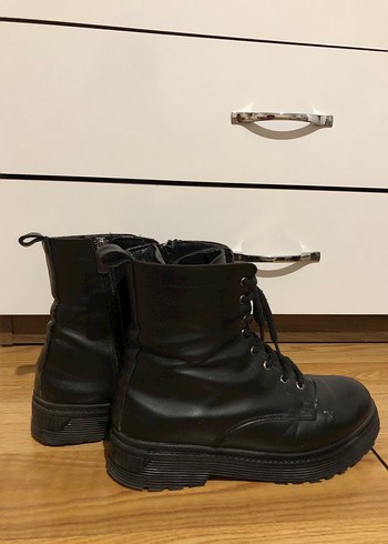 Siyah Deri Bağcıklı postal - Görsel 2