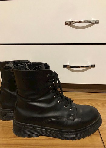 Siyah Deri Bağcıklı postal - Görsel 3