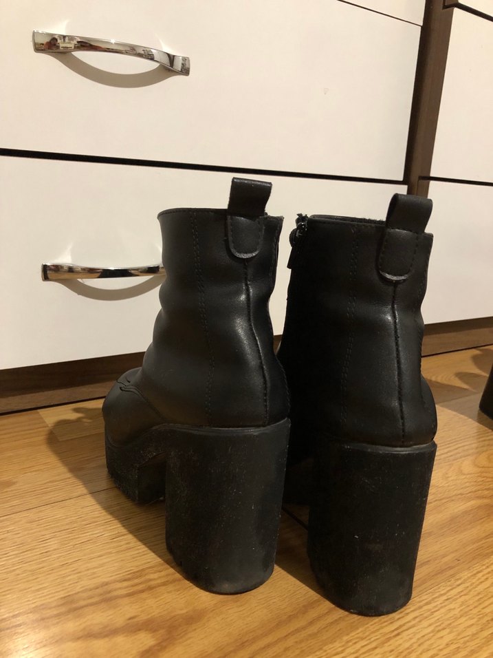 Siyah Deri Gotik Topuklu Kadın Botlar - Görsel 4