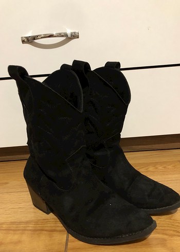 Siyah Süet Kadın Gotik Topuklu Bot - Görsel 4