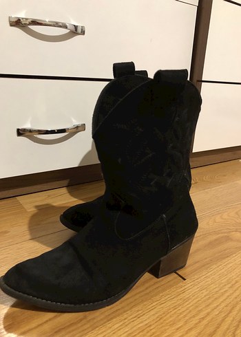 Siyah Süet Kadın Gotik Topuklu Bot - Görsel 2