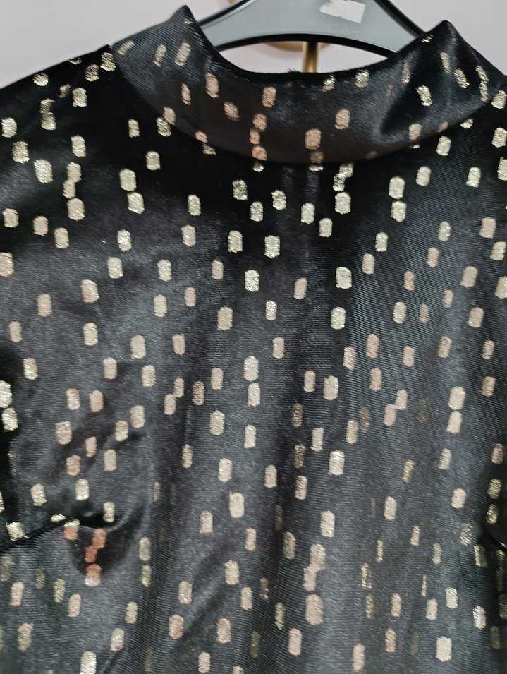 TrendYol Siyah altın sarılı crop - Görsel 4