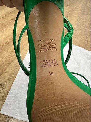 39 Beden Zara Yeşil Topuklu Ayakkabı