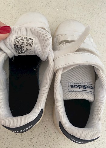 Gri Beyaz Erkek Çocuk Spor Ayakkabısı adidas