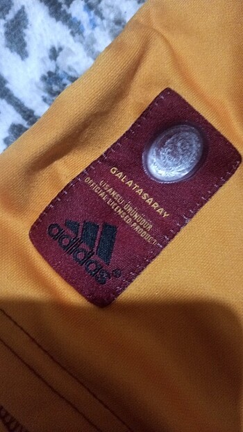xl Beden çeşitli Renk 3 adet orijinal Galatasaray formasi t