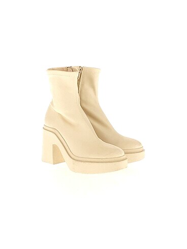 Stradivarius Stradivarius Bot %70 İndirimli.