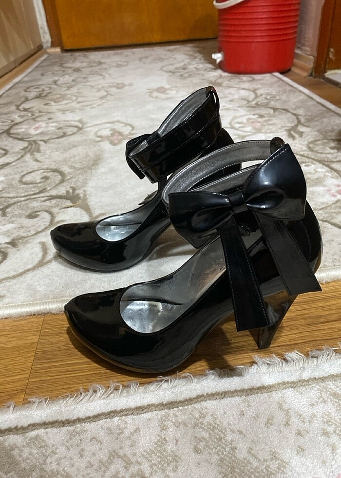 Siyah topuklu ayakkabı - Görsel 2