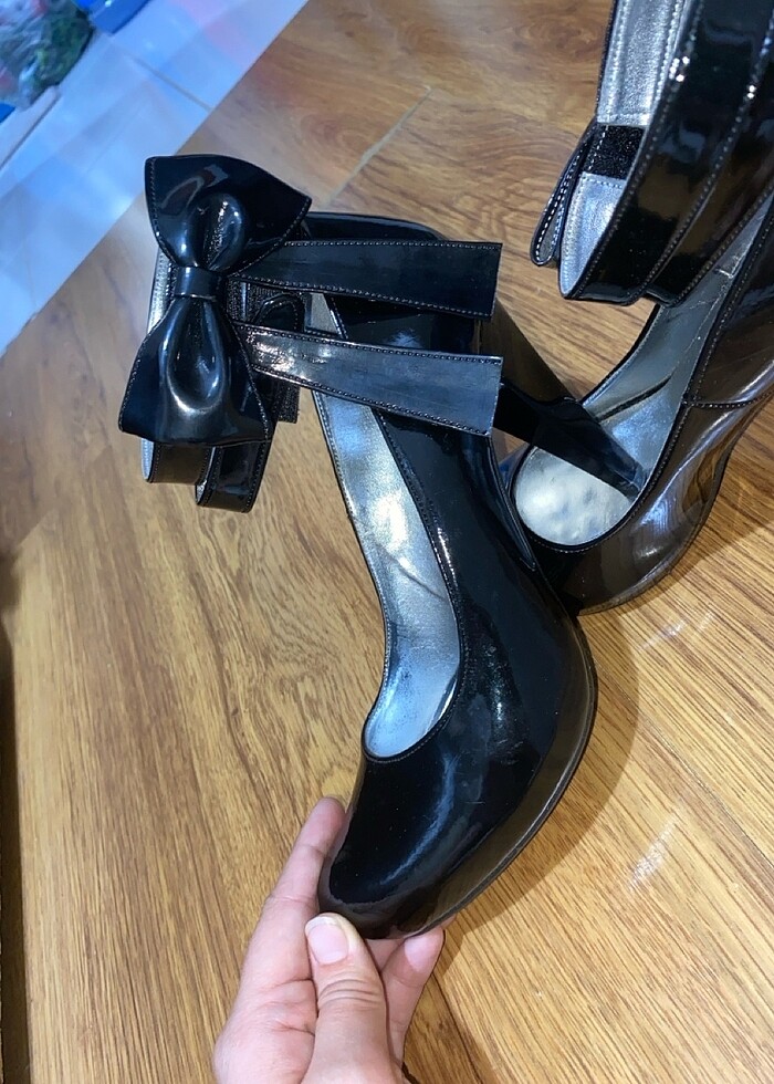 Siyah topuklu ayakkabı - Görsel 3