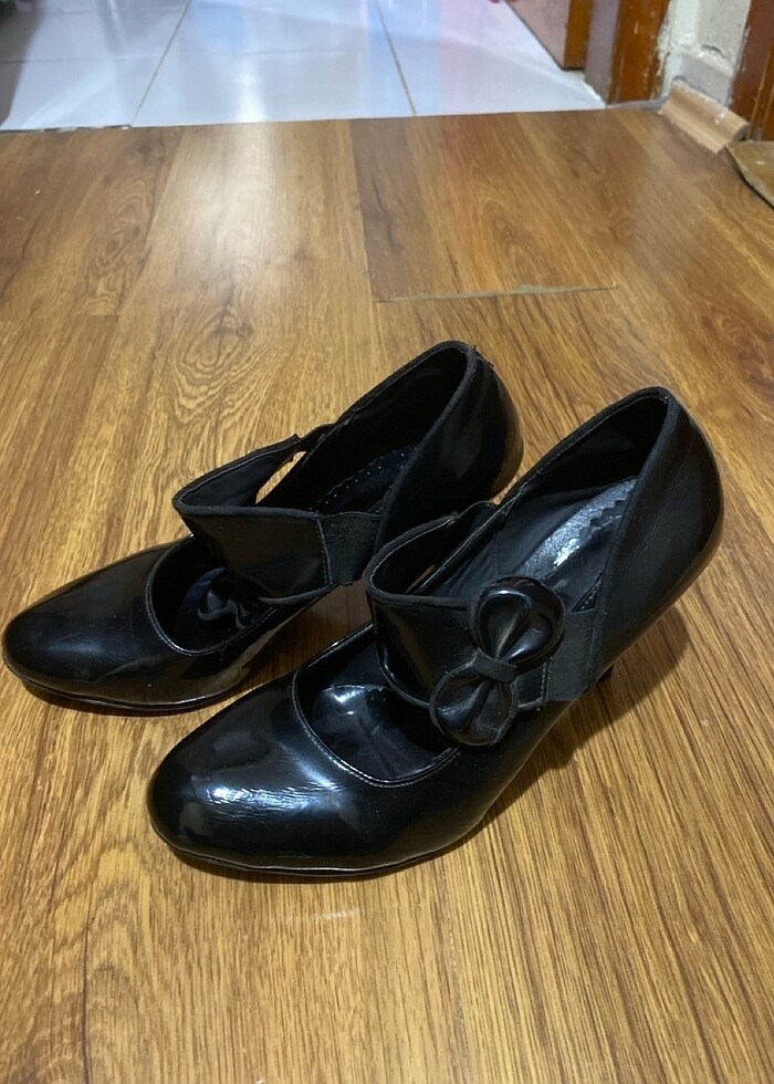 Siyah topuklu - Görsel 2