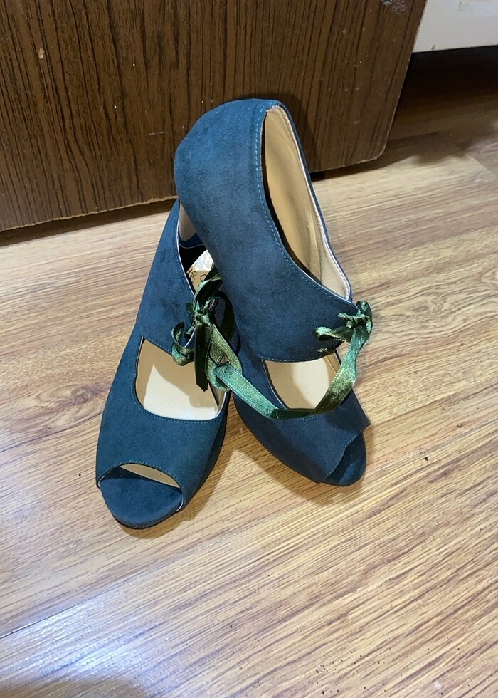 Yeşil topuklu ayakkabı - Görsel 2