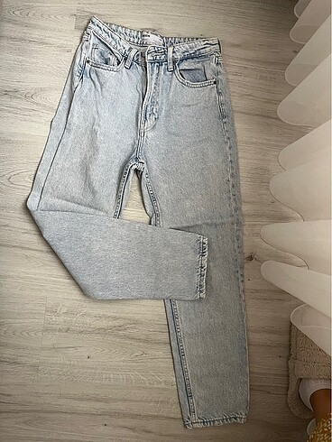 BERSHKA jean