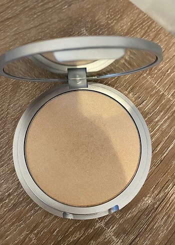 Beden The Balm Sıfır Aydınlatıcı