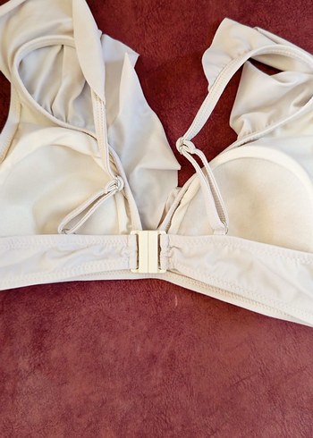 PENTİ Beyaz Fırfırlı İp Askılı Bikini Üstü - Görsel 2