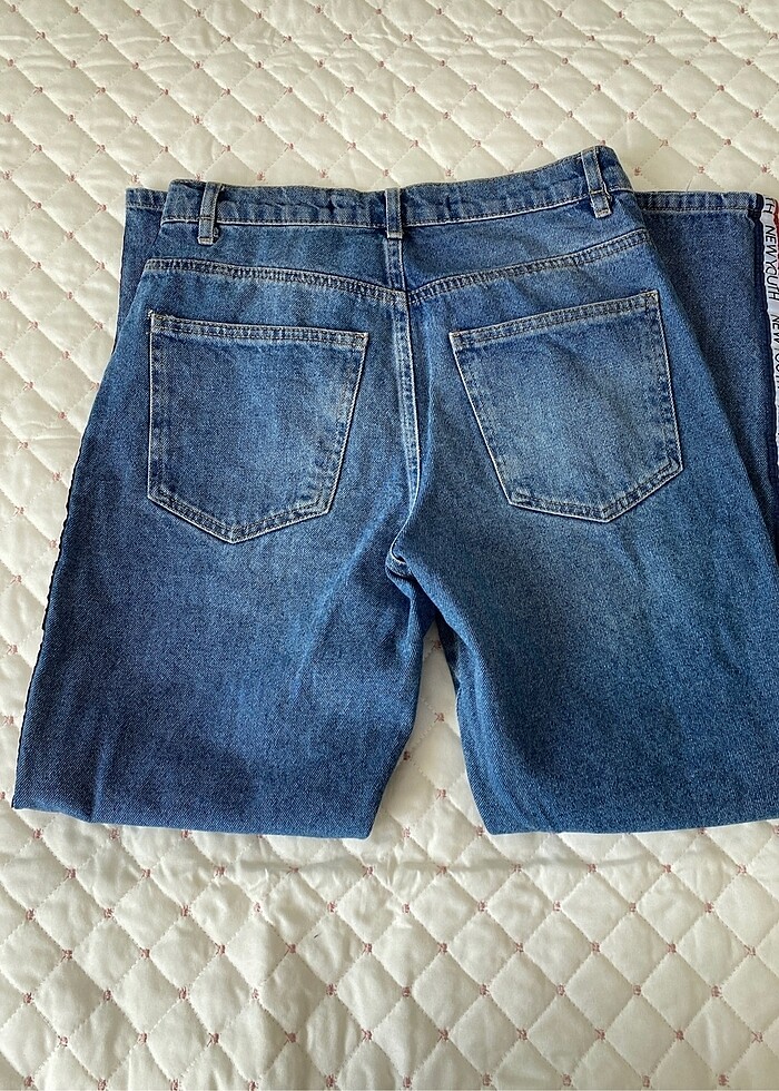 Kenarları şeritli kot pantolon - Görsel 3