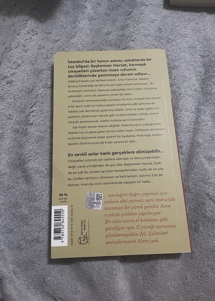 Ahmet Ümit-Aşkımız Eski Bir Roman - Görsel 2