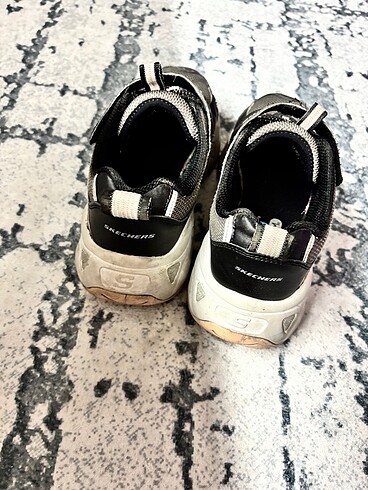 34 Beden siyah Renk Skechers spor ayakkabi