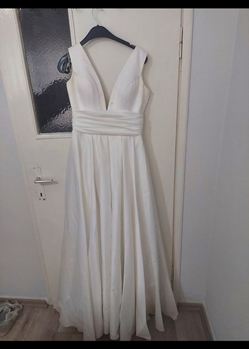 V Yaka A Kesim Beyaz Gelinlik - Görsel 3