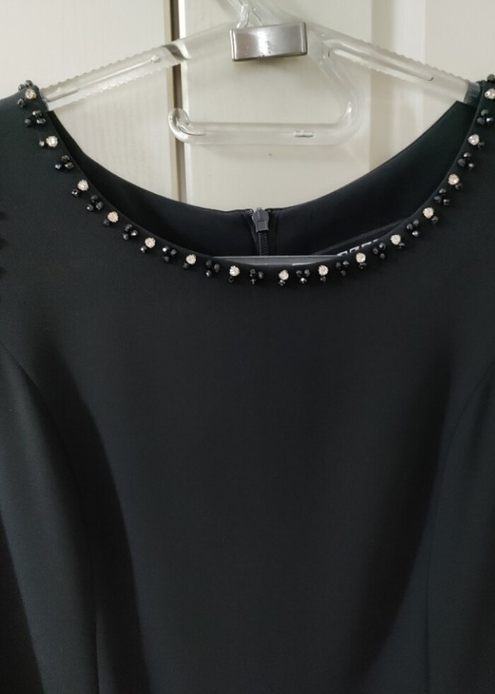 Siyah Elbise - Görsel 3