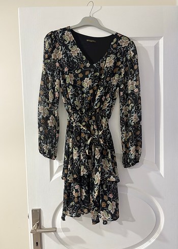 Dantel Detaylı Siyah V Yaka Midi Elbise - Görsel 2