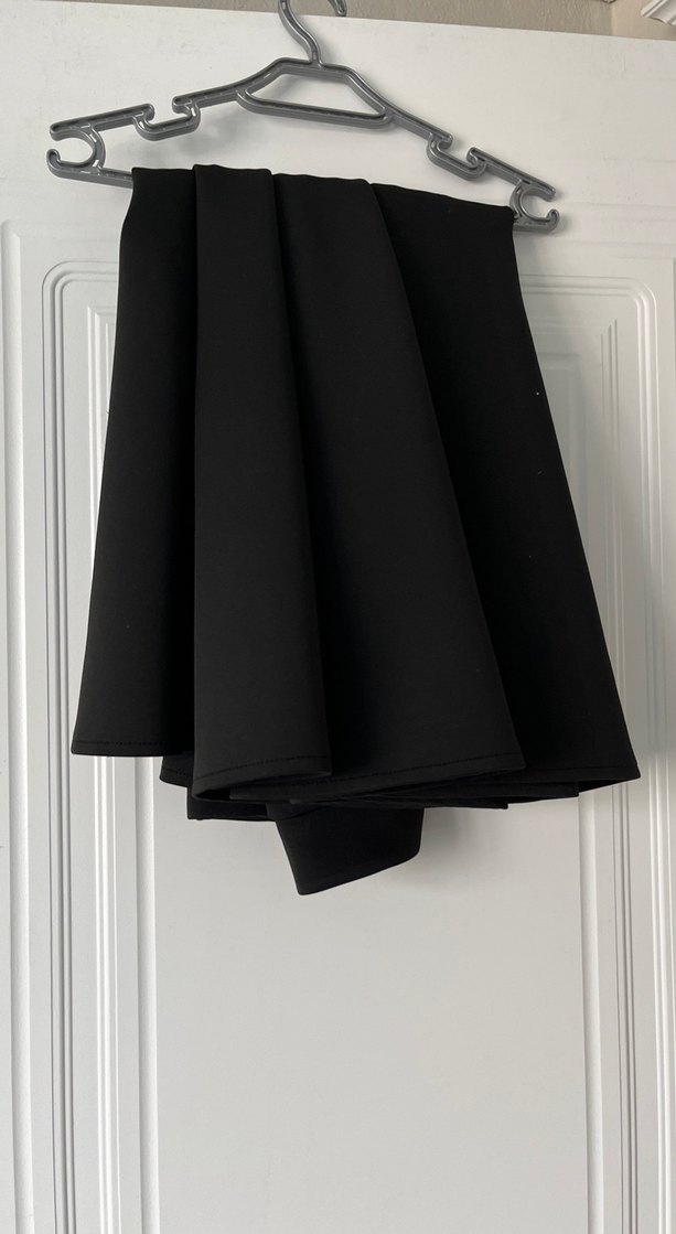Siyah scuba kumaş etekli takım - Görsel 2