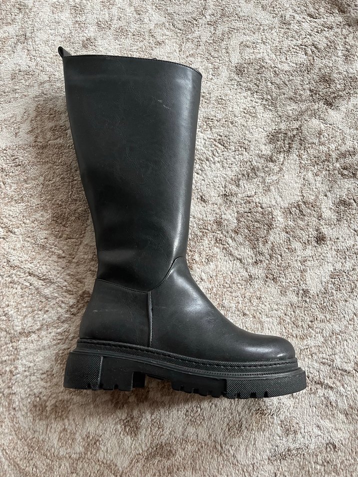 Siyah Deri Dizüstü Gotik Kadın Çizme - Görsel 2