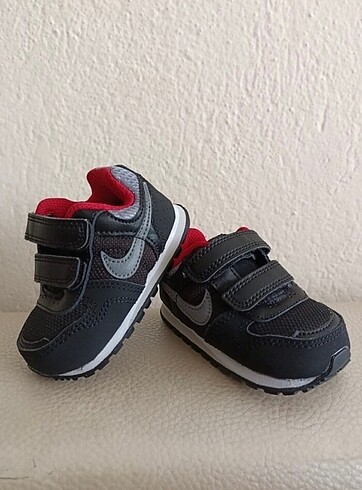 18 Beden Nike spor ayakkabı