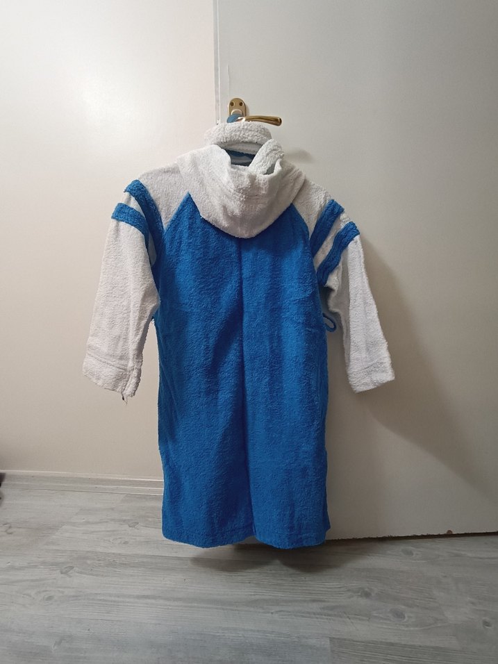 Erkek Çocuk Mavi ve Beyaz Bornoz - Görsel 2