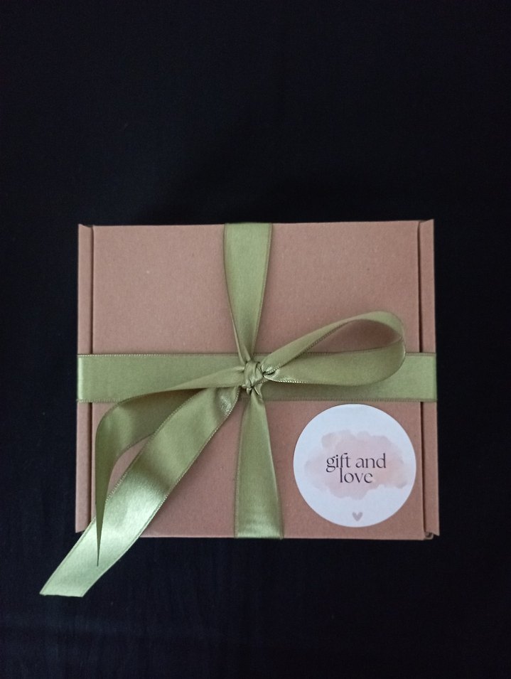 Green Vibes  
Yeşil Hediye Kutusu - Görsel 2