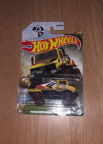 HOTWHEELS MERCEDES BENZ UNİMOG 1300