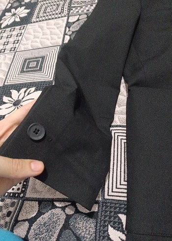 Siyah Düğmeli Ceket - Görsel 2