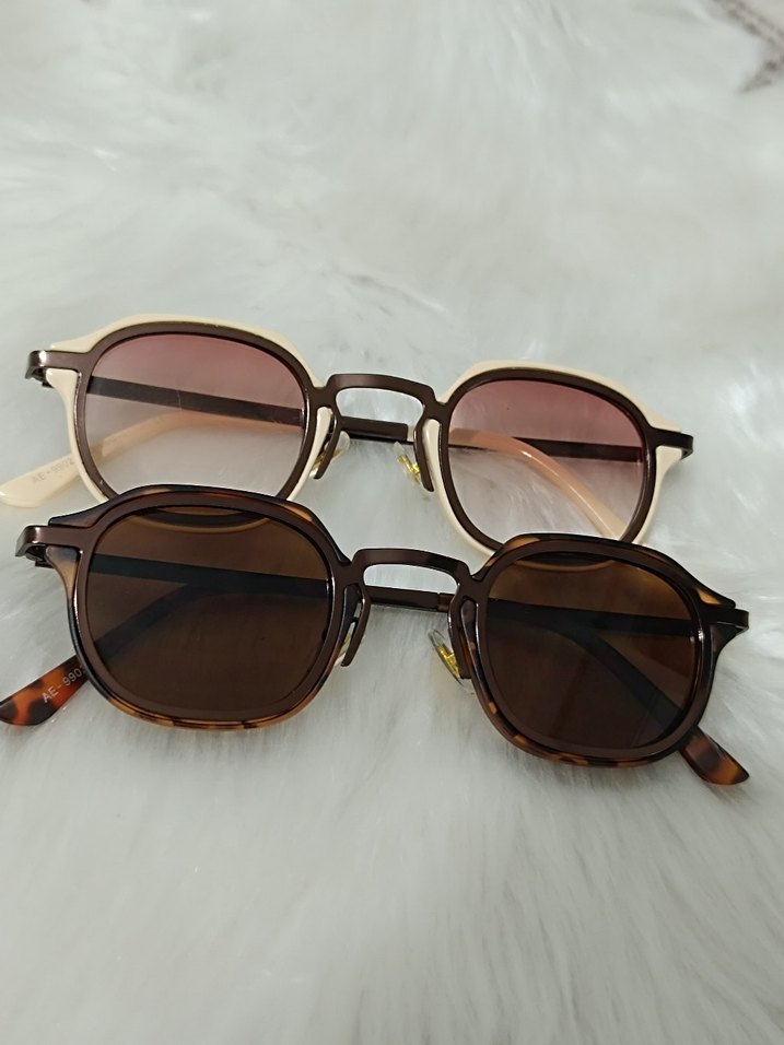 Modern Klasik Bej Transparan Kadın Gözlüğü - Görsel 2