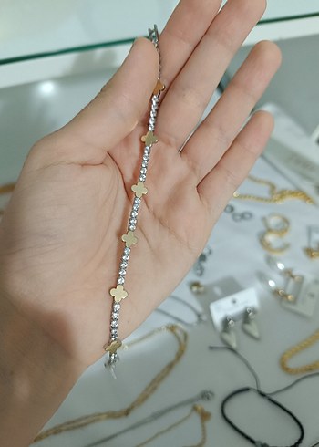 Minimalist Zincir Detaylı Altın Renk Çelik Bileklik
