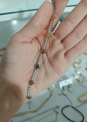 Beden Minimalist Zincir Detaylı Altın Renk Çelik Bileklik