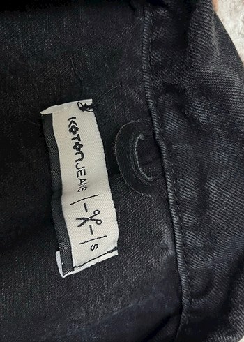 Koton Siyah Düğmeli Kadın Denim Ceket