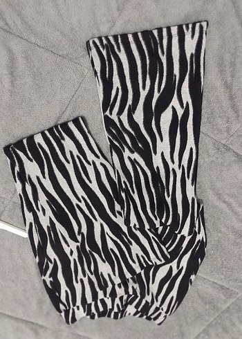 Diğer Gri Zebra Desenli Piliseli Kadın İspanyol Paça Pantolon