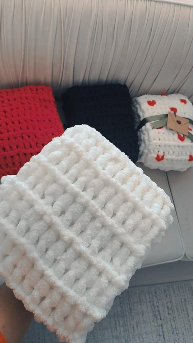 Nakışlı Beyaz kalpli atkı - Görsel 5