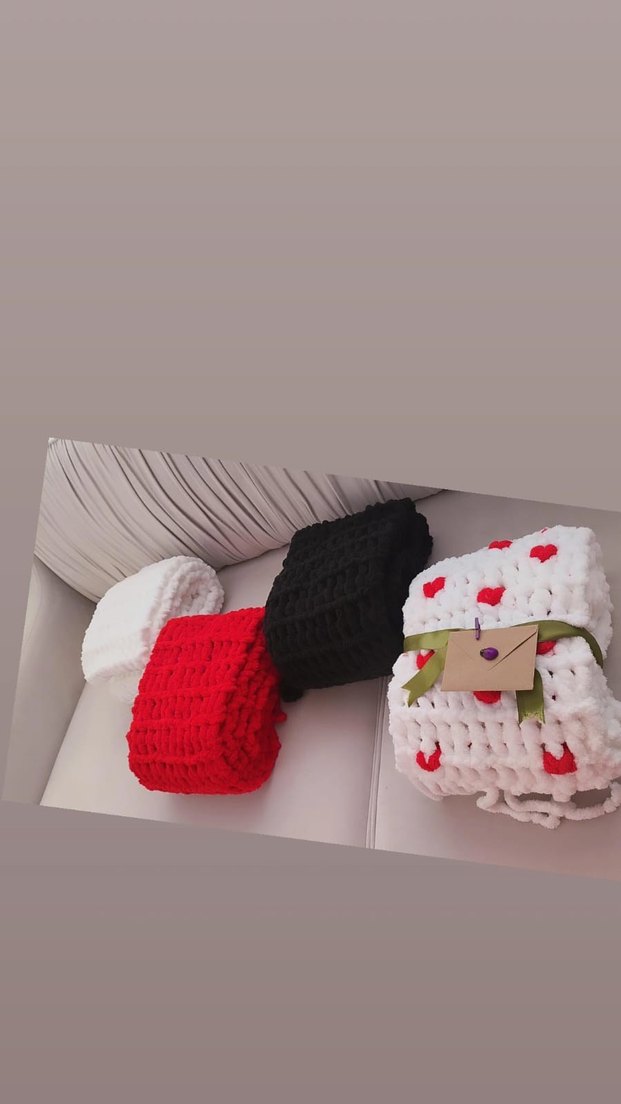 Nakışlı Beyaz kalpli atkı - Görsel 2